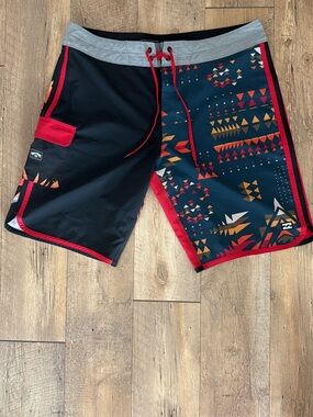 Billabong Men’s Sundays Pro 19” Boardshorts, Split Geometric Pattern - Size 33